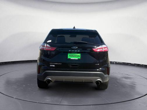 Agate Black Metallic 2022 Ford Edge Titanium