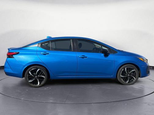 2024 Nissan Versa 1.6 SR