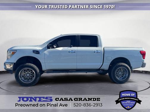 2017 Nissan Titan SV