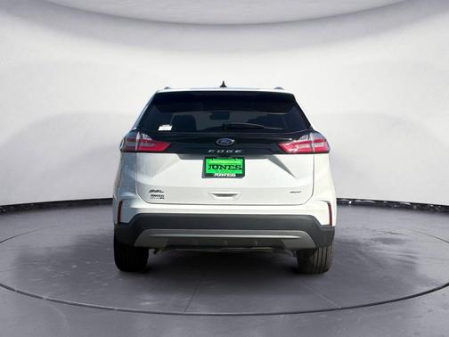 White Metallic 2024 Ford Edge SEL