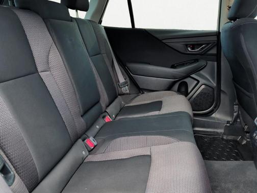 Crystal White Pearl 2022 Subaru Outback Premium