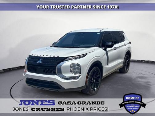 2023 Mitsubishi Outlander SE