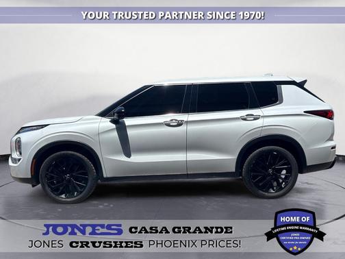 2023 Mitsubishi Outlander SE