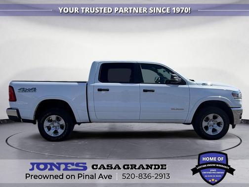 Bright White Clearcoat 2025 RAM 1500 Big Horn/Lone Star