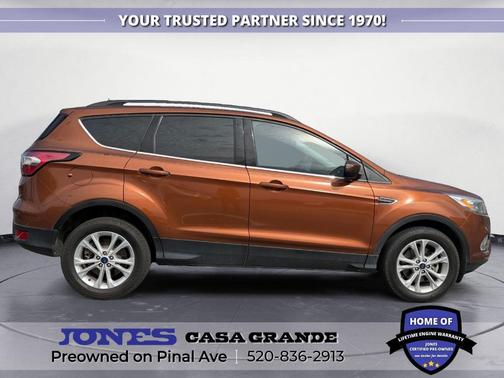 Canyon Ridge Metallic 2017 Ford Escape SE
