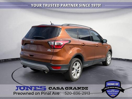 Canyon Ridge Metallic 2017 Ford Escape SE