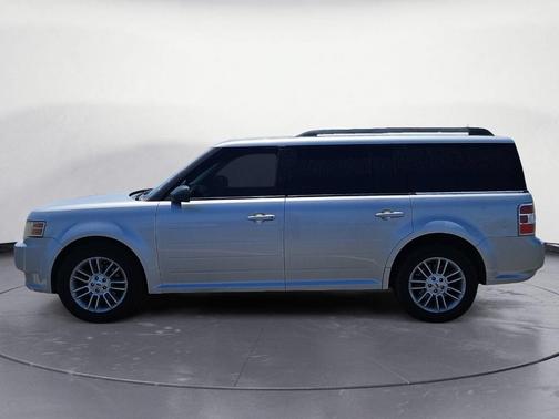 Silver 2009 Ford Flex SE
