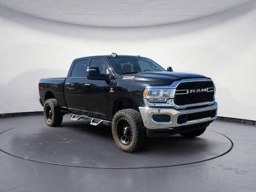 Diamond Black 2024 RAM 2500 Tradesman