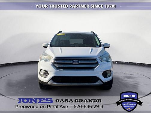 Oxford White 2018 Ford Escape SE
