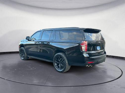 2024 Chevrolet Suburban RST