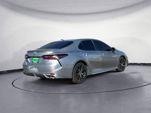 Celestial Silver Metallic 2022 Toyota Camry SE