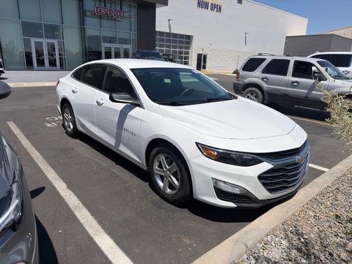 Summit White 2023 Chevrolet Malibu 1LS