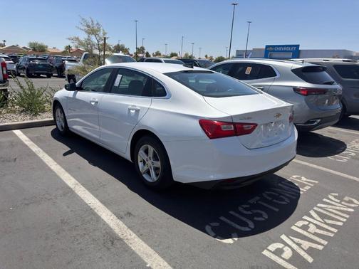 Summit White 2023 Chevrolet Malibu 1LS