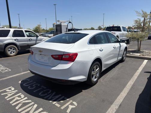 Summit White 2023 Chevrolet Malibu 1LS