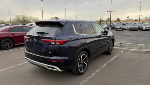 2023 Mitsubishi Outlander SE