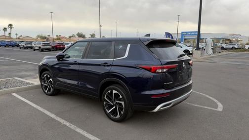 2023 Mitsubishi Outlander SE