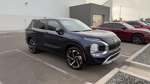 2023 Mitsubishi Outlander SE