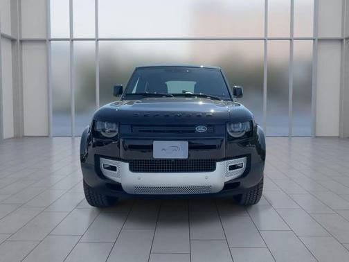 2025 Land Rover Defender 110 P400 S