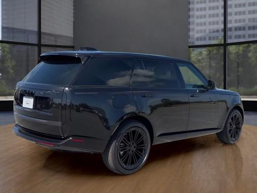 SANTORINI BLACK 2026 Land Rover Range Rover P400 SE 7 Seat