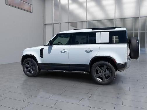 2025 Land Rover Defender 110 P400 S