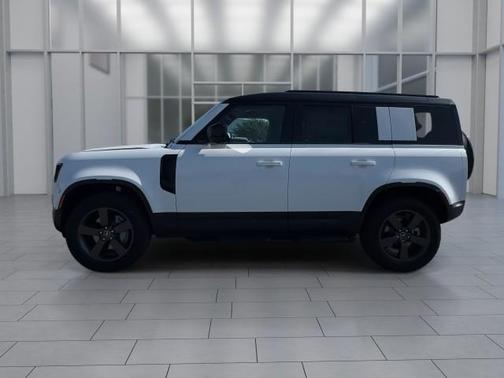 2025 Land Rover Defender 110 P400 S
