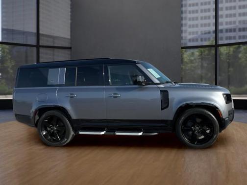 2023 Land Rover Defender 130 X-Dynamic SE