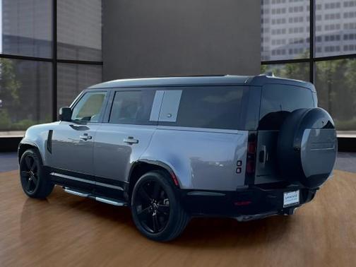 2023 Land Rover Defender 130 X-Dynamic SE