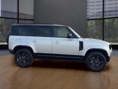 Hakuba Silver Metallic 2022 Land Rover Defender 110 X-Dynamic SE