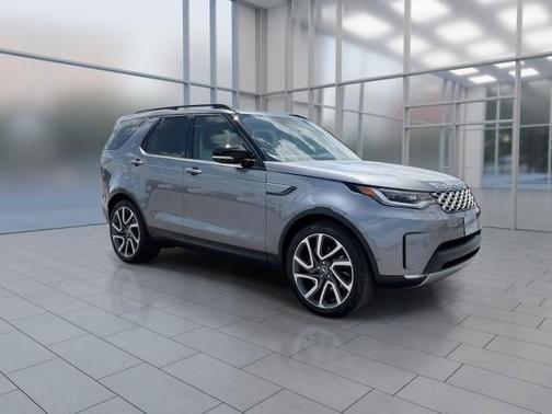 2025 Land Rover Discovery P300 S