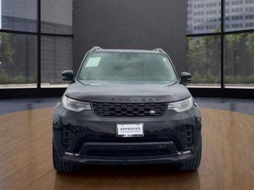 Santorini Black Metallic 2023 Land Rover Discovery P300 S R-Dynamic