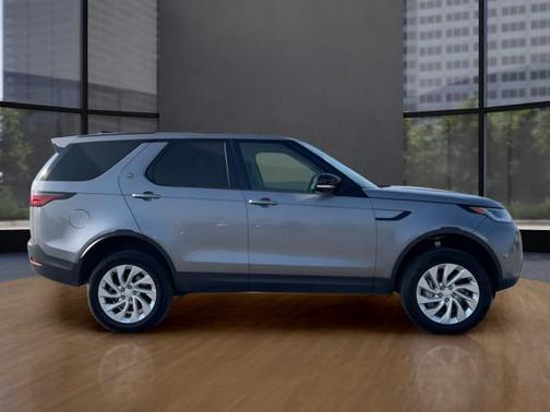 2024 Land Rover Discovery P300 S