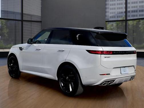 2026 Land Rover Range Rover Sport SE
