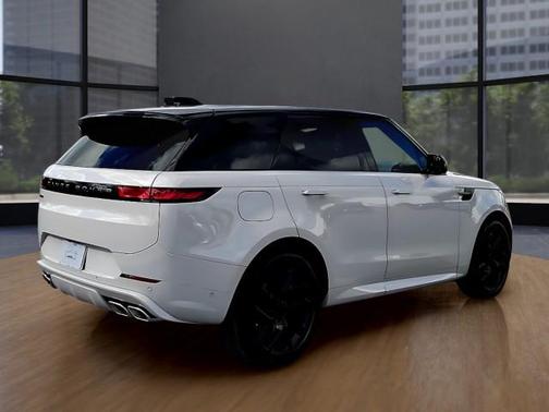 2026 Land Rover Range Rover Sport SE