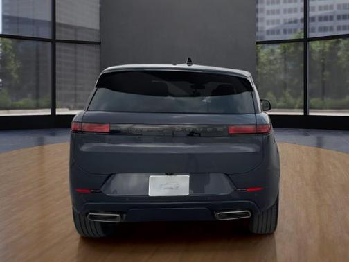 2026 Land Rover Range Rover Sport SE