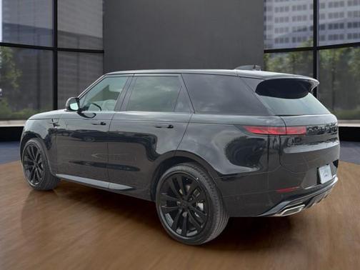 2026 Land Rover Range Rover Sport SE