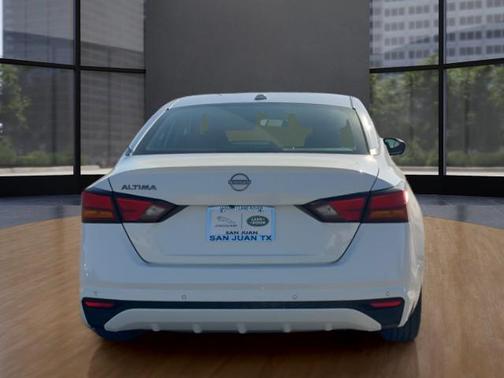 2025 Nissan Altima SV FWD