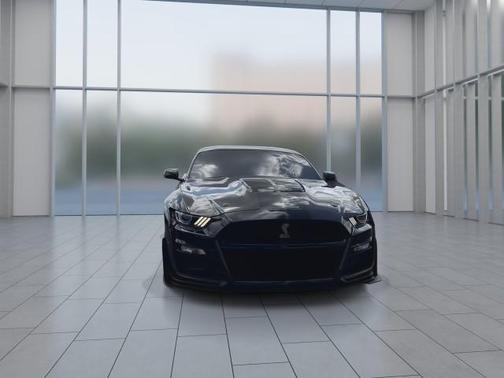 2022 Ford Shelby GT500 Base