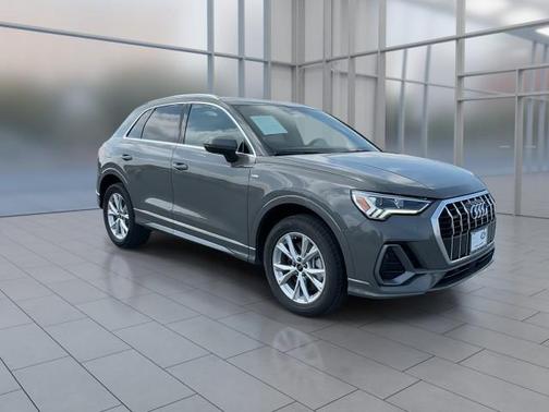 2024 Audi Q3 Premium 45 TFSI S line quattro Tiptronic