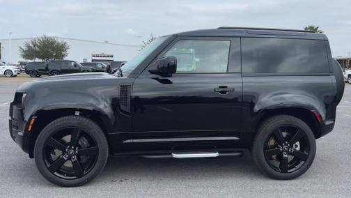 2025 Land Rover Defender 90 P400 X-Dynamic SE