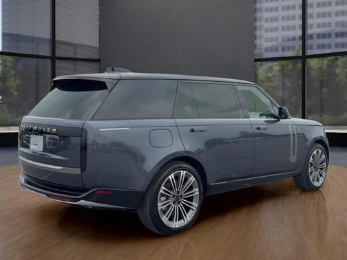 BLUE 2026 Land Rover Range Rover P530 SE 7 Seat