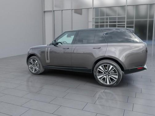 2025 Land Rover Range Rover P530 SE