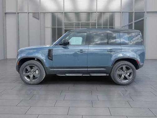 2025 Land Rover Defender 110 P400 S