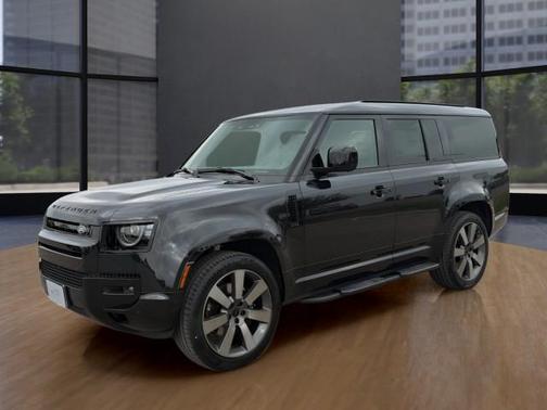 2026 Land Rover Defender V8