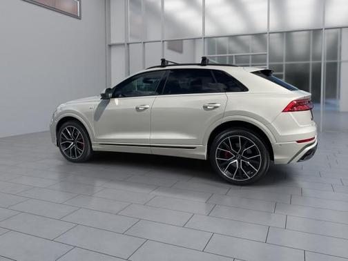 2023 Audi Q8 55 Premium Plus