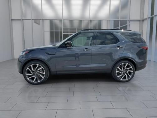 2025 Land Rover Discovery P300 S