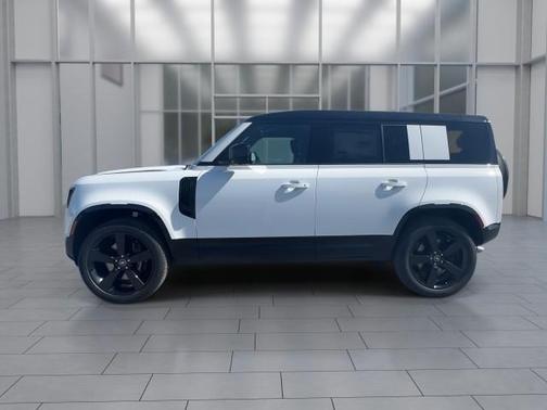 2025 Land Rover Defender 110 V8