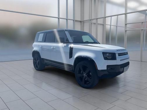 2025 Land Rover Defender 110 V8