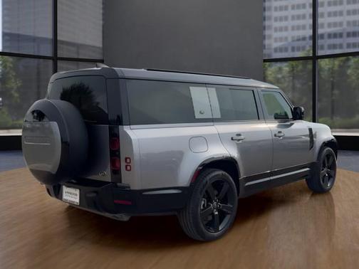 2023 Land Rover Defender 130 X-Dynamic SE