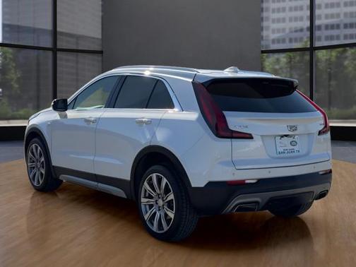 2022 Cadillac XT4 Premium Luxury