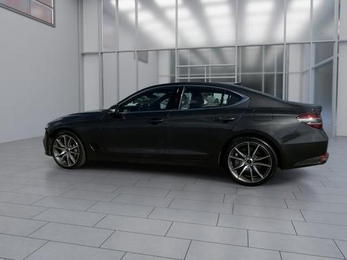 2024 Genesis G70 2.5T RWD
